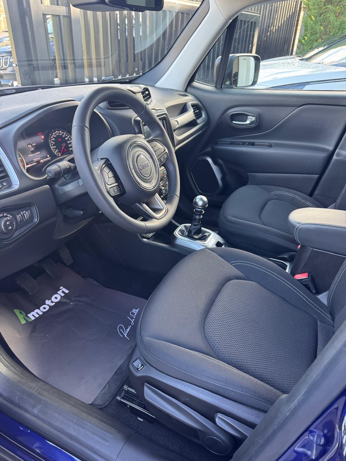 b6733914-d02e-4fb3-887c-7eb27a55d1a8