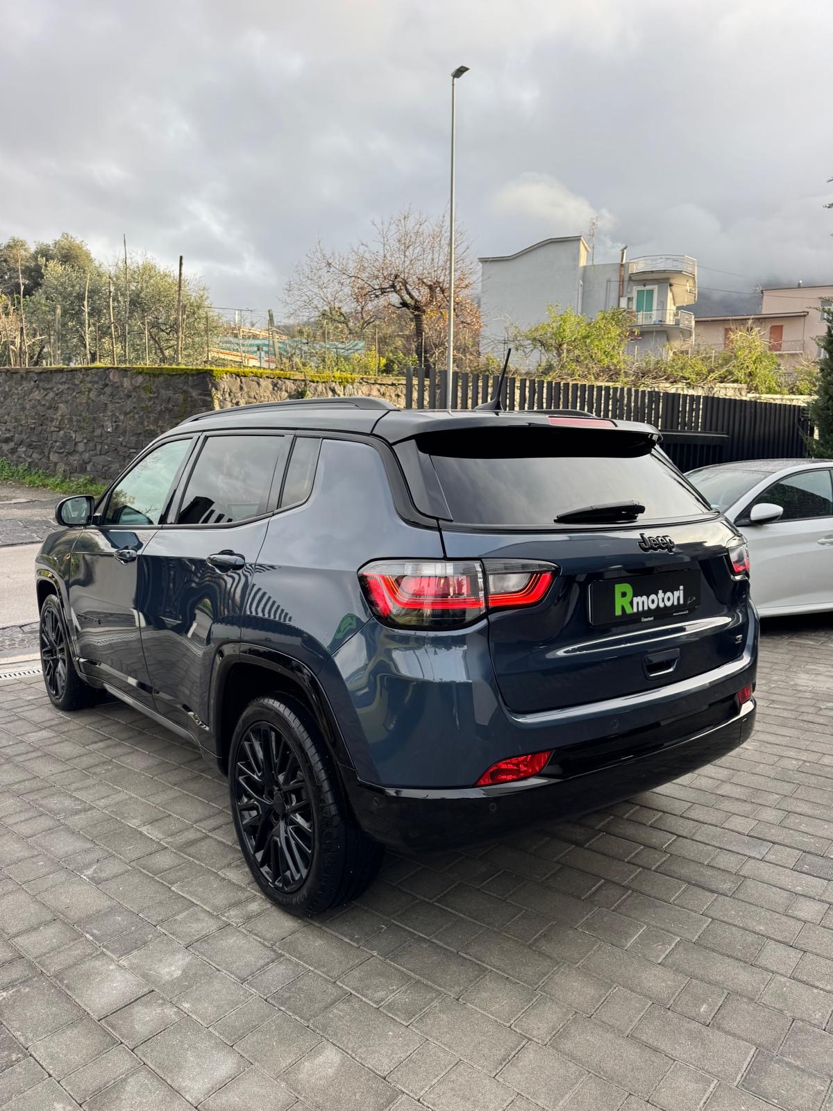 2f5f1bda-e2cd-4263-aa0c-e20485ca2f9e