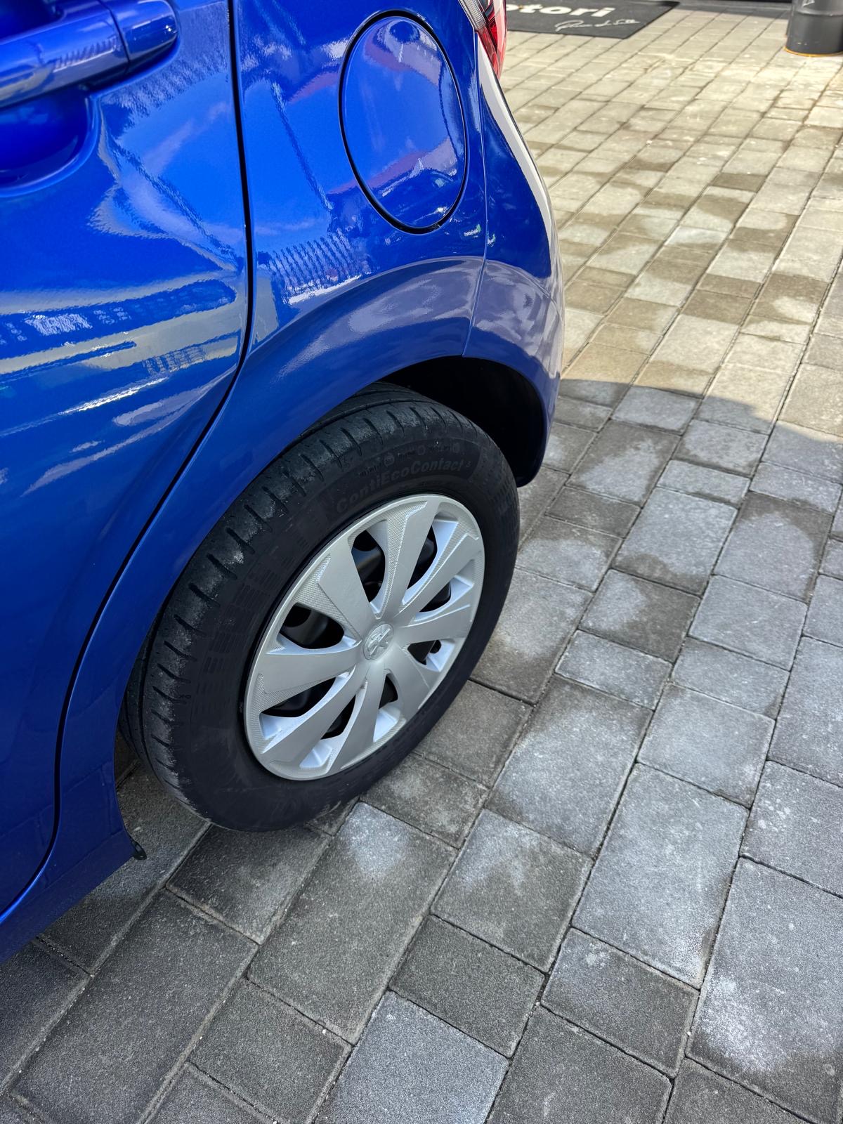 baf00b95-f439-4381-97a4-c5b8ade15ad2