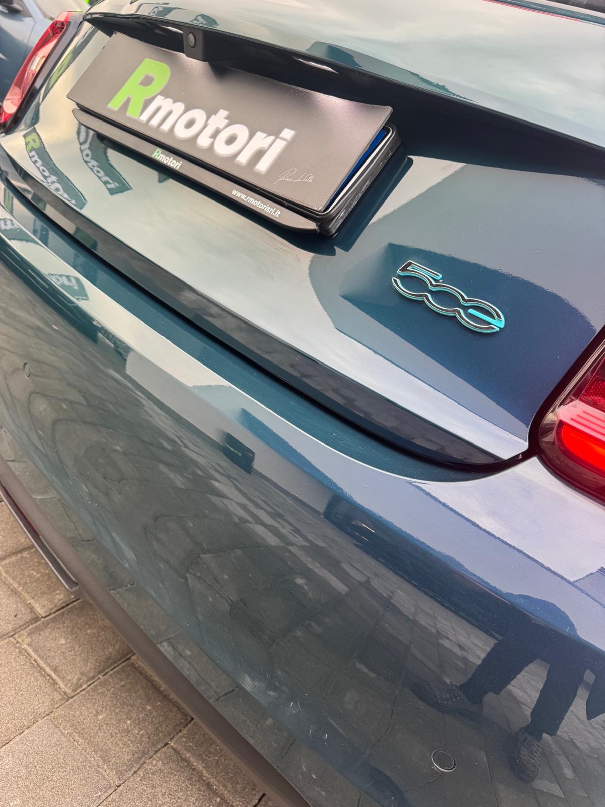 c0ab6d02-9d9f-4d79-837a-9870db755143